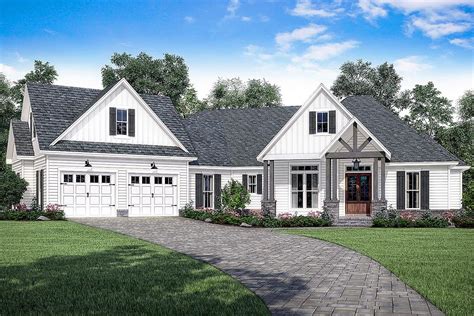 Modern farmhouse floor plans architects metalbuildinghomes org. Craftsman Plan: 2,534 Square Feet, 3 Bedrooms, 2.5 ...