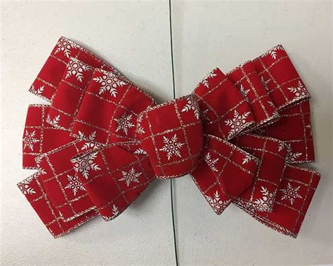 How To Make Ribbon Bows My Growing Creative Life Diy Wreath Bow Christmas Ribbon Crafts