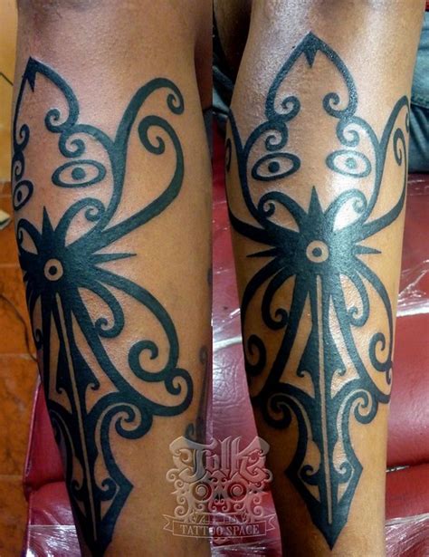 The most common tattoo was a bracelet around an arm, probably indicating having been cured of a illness. TATO DAYAK (MAKNA DAN FILOSOFI) | KASKUS