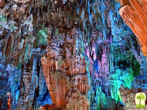 Пещера Тростниковой флейты в Гуйлине Китай