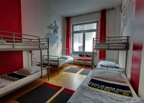 Cabins Hostel Rooms Beds And Sofas Heart Of Gold Hostel Berlin