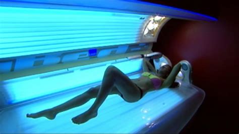 New Regulations For Tanning Beds Watch The Video Yahoo Good Morning