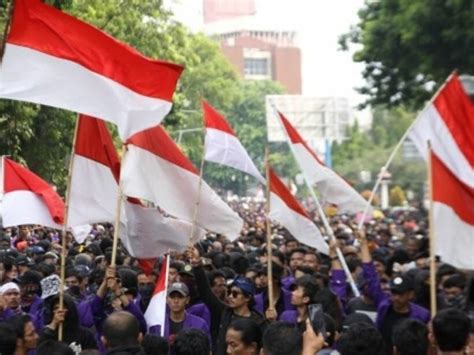 Thousands Rally In Indonesia To Protest Legal Reforms Thaiger