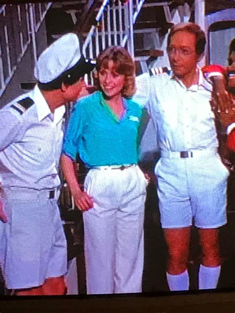 I Love This Simple Summer Outfit On Lauren Tewes From The Love Boat