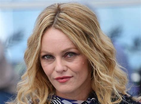 La fille sur le pont. Vanessa Paradis a menacé de "mort" son mari Samuel ...