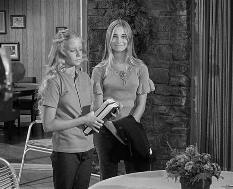 Eve Plumb And Maureen Mccormick Between Takes On The Set Of The Brady Bunch 1972 Maureen