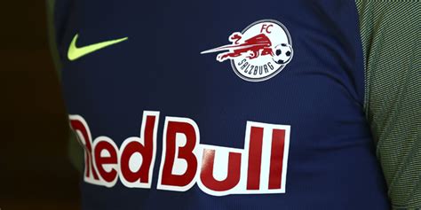The total size of the downloadable vector file is a few mb and it contains. Red Bull Salzburg ändert das Wappen