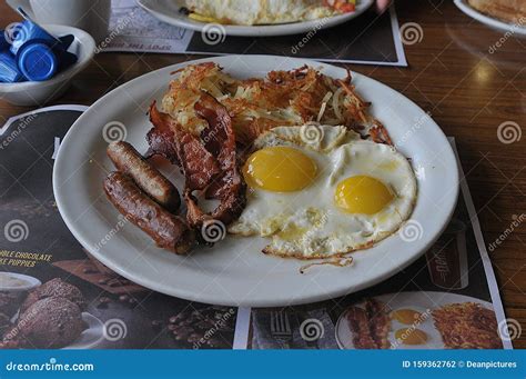 Breakfast In Denny Restaurant In San Diego Ca Usa Editorial Photography Image Of Finanz
