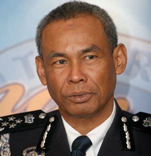 He was 71 years old when he passed away. Anak Sungai Derhaka: Alahai.. Naya saja Anwar kena penjara..