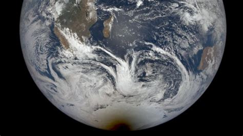 Nasas Deep Space Satellite Captures The Shadow Of An Eclipse On Earth