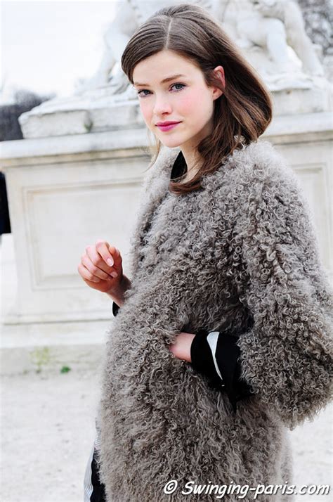 Model Julia Saner — Swinging Paris