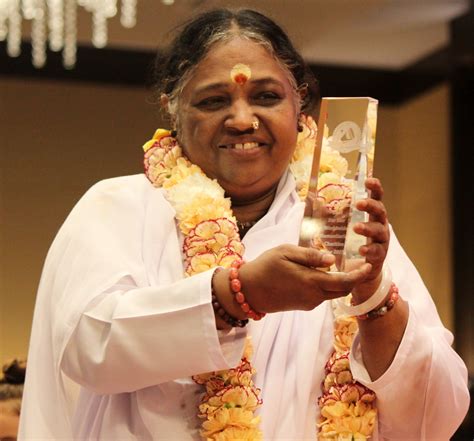 Humanitarian Amma The Hugging Saint Receives Golden Goody Award In