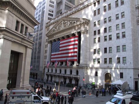 What is the new york stock exchange (nyse)? Law firm inks 10-year lease in NYSE building | BatteryPark ...