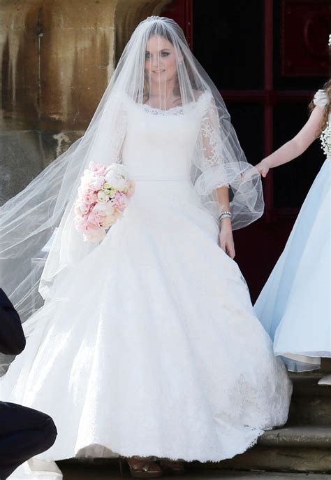 See Ginger Spice Geri Halliwell S Wedding Dress Celebrity Wedding Dresses Wedding Dresses