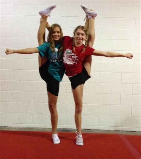 Want To Try This Cheer Poses Cheer Stunts Cheer Dance