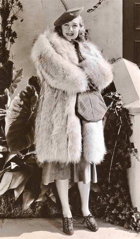 1938 Vintage Fur Vintage Photos Vintage Glamour Lambskin Coat Fur Coat Fashion Winter Fur
