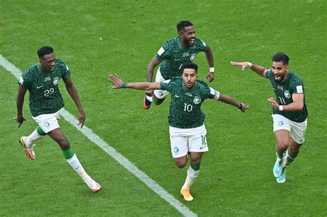 كأس العالم قطر 2022 احتفالات المنتخب السعودي بالفوز التاريخي على الأرجنتين فيديو كوره نيو