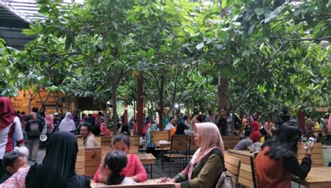 Kayanganapi #bojonegoro #explore menurut cerita, kayangan api adalah tempat bersemayamnya mbah kriyo kusumo atau. Wisata Kebun Blimbing Blitar - Tempat Wisata Indonesia
