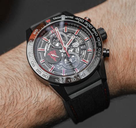 Available with a black leather strap with red top stitching, the watch is presented in a special red presentation case and comes with an additional red rubber strap. Replica TAG Heuer Carrera Heuer 01 Manchester United Red ...
