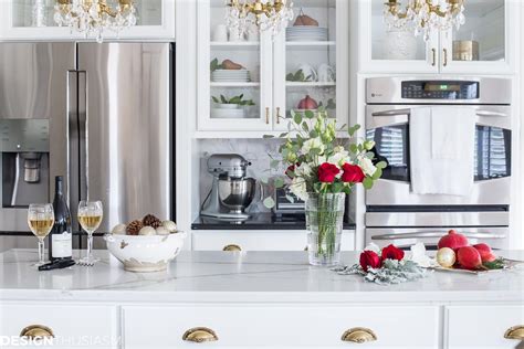 In a little kitchen, it is advisable to to select decorative accessories that likewise have a goal. Christmas Kitchen Decor with French Country Elegance