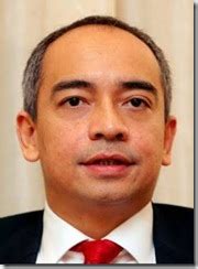 Datuk seri nazir razak has announced that he will be stepping down as chairman of cimb group, effective 31 december 2018. Bumi CEO: CEO CIMB GROUP HOLDING BHD