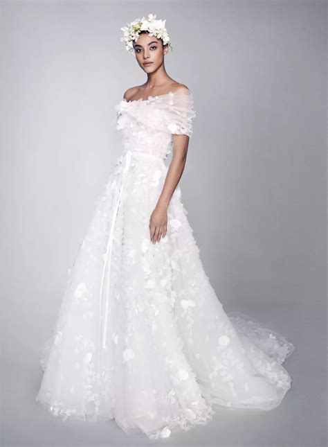 10 Spring 2022 Wedding Dress Trends From Bridal Fashion Week Wedding