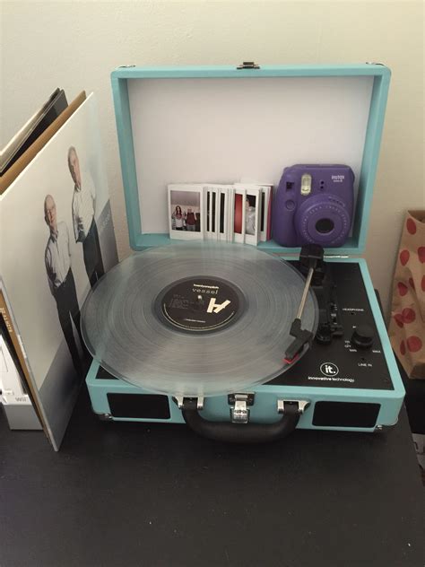 Why do you need a vinyl record player? Vessel by Twenty One Pilots on the record player | Room ...