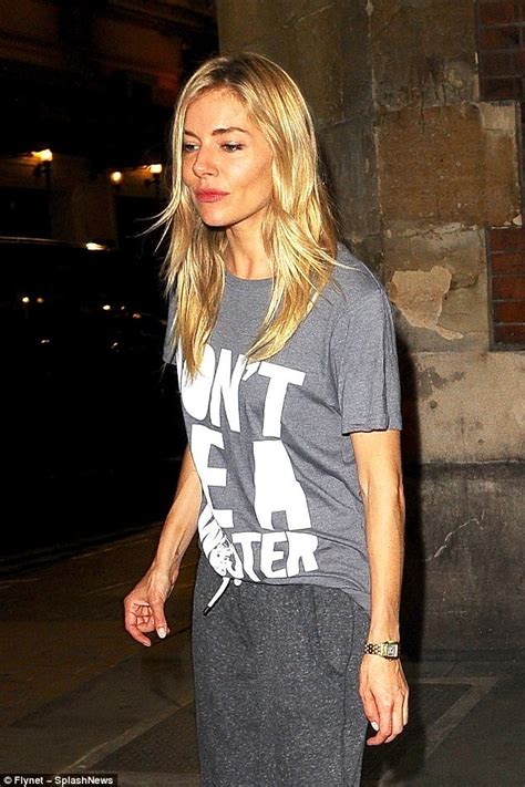 Sienna Miller Looks Casual At Cat On A Hot Tin Roof Daily Mail Online