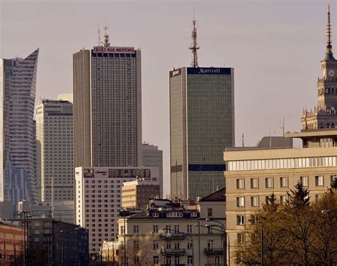 Wieżowce w Warszawie - Bryła