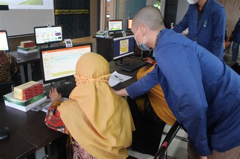 Kkn Abmas Its Beri Pelatihan Teknologi Informasi Bagi Guru Its News