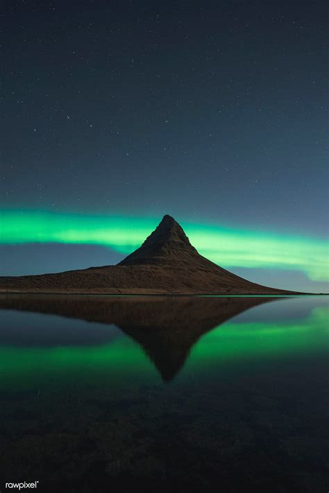 Kirkjufell Northern Lights Iceland Premium Image By