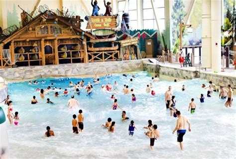 7 Indoor Water Parks In New England Mommy Poppins Things To Do In