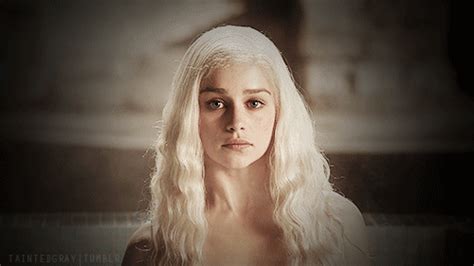 Daenerys S Hot Bath Game Of Thrones Foreshadowing POPSUGAR