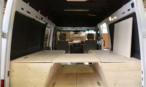 Wohnmobil dachluke 40x40 selber einbauen ist gar nicht so schwierig! Vom Sprinter zum Wohnmobil - Bettbau und Sitzecke (Teil 6)