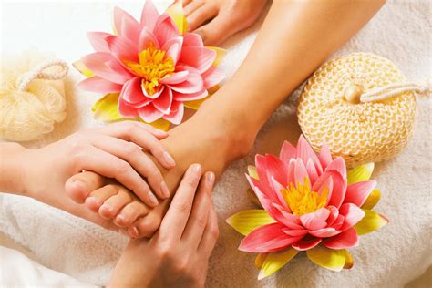 How To Massage Feet Techniques For Relaxation And Pain Relief