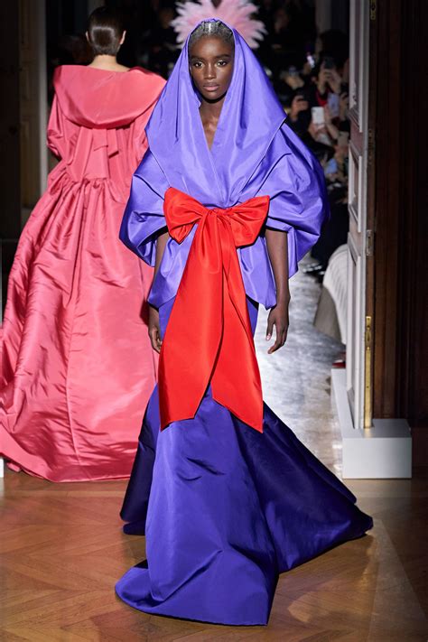 valentino spring 2020 couture fashion show collection see the complete valentino spring 2020