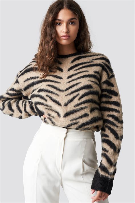 Brushed Zebra Knitted Sweater Beige Na