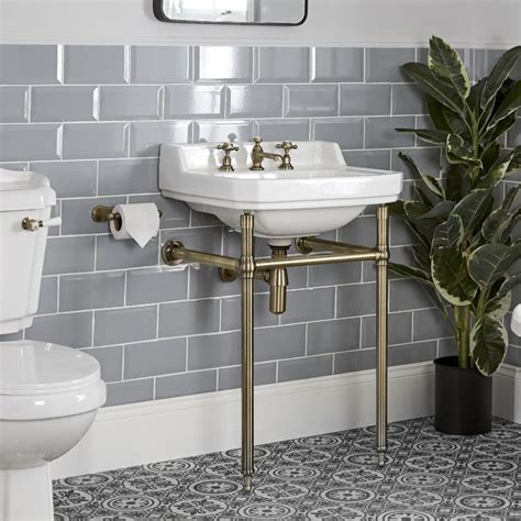 Milano Richmond 560mm Traditional Basin And Washstand Brushed Gold
