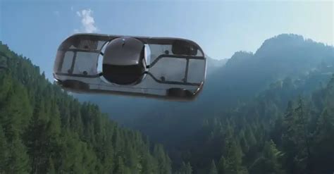 Video V Dopravní Zácpě Vzlétne Historicky První Létající Auto Získalo