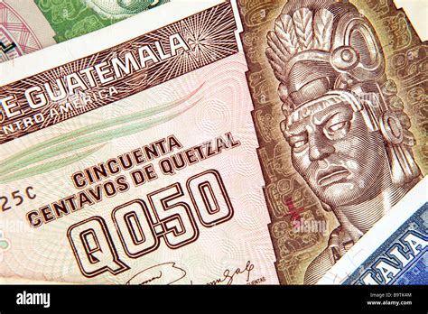 Detalle De La Moneda De 50 Centavos De Billetes De Guatemala Fotografía