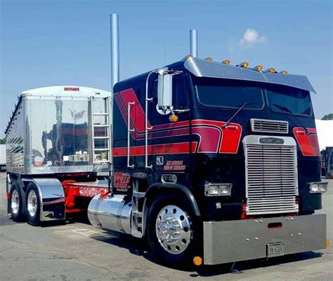 Pin By Jerry Miller On Cabover Love Freightliner Trucks Big Trucks