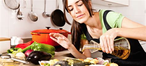 A la derecha de la casa hay un garaje. TEST ¡Todas a la cocina! Descubre qué tipo de mujer eres ...