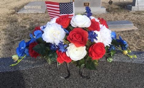 .mesh headstone saddle, memorial sunflower headstone saddle, gravestone flowers, memorial day flowers, grave saddle by coyotecountrymarket on etsy. Memorial Day flowers - memorial flowers - Cemetery flowers ...