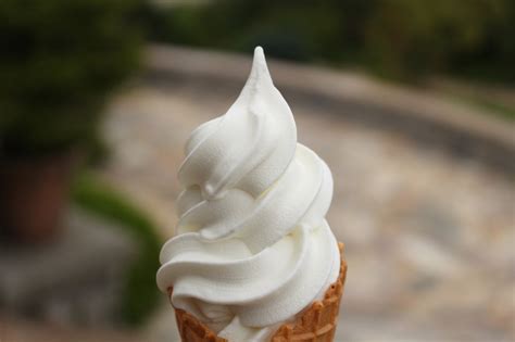 The soft serve australia being the pioneer in frozen yogurt and soft serve manufacturing and distributing, have their regular updates through their blog posts. Soft Serve and Its Differences with Ice Cream - Top ...