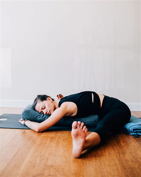 A Yin Yoga Sequence To Revitalize Your Kidney Qi Why Youd Want To