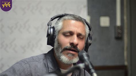 אביב גפן, אביתר בנאי, אברהם טל, יובל דיין, לאה שבת, ישי ריבו, שולי רנד, נתן גושן ועוד אמנים רבים וטובים אביתר בנאי - תחרות כלבים (חי באולפן גלגלצ) - YouTube