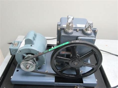 Welch 1402 Duoseal Rotary Vane Mechanical Vacuum Pump Rebuilt