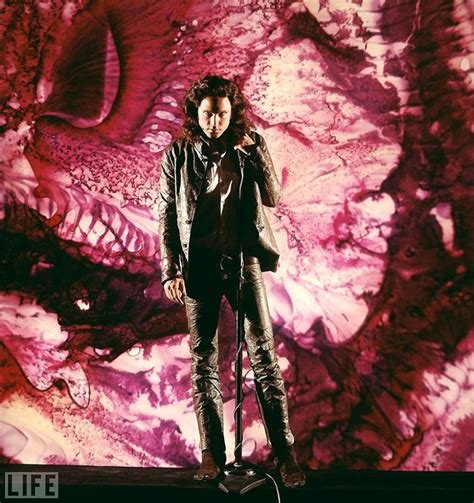 Remembering Jim Morrison Pictolic