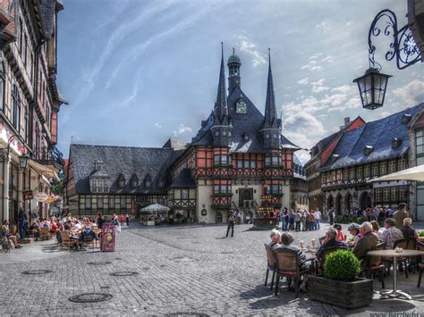 Situated 1.3 km from town hall wernigerode, the property features a garden and free private parking. Ferienwohnung Haus Blume - Appartement 201, Wernigerode ...