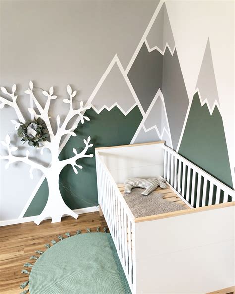 Frisch und farbenfroh, weltoffen und stylisch. Babyzimmer Gestaltung Berge, Landschaft, diy ...